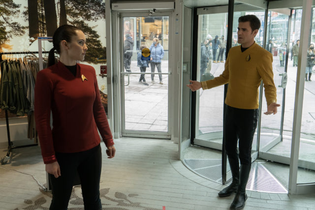 La'an Noonian Singh and James T. Kirk in 21st century Toronto in "Tomorrow and Tomorrow and Tomorrow"